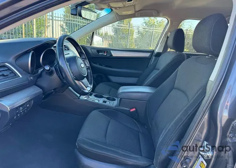 2018 Subaru Outback 2.5I Premium z USA, uszkodzony, nr VIN 4S4BSAFC0J3335555